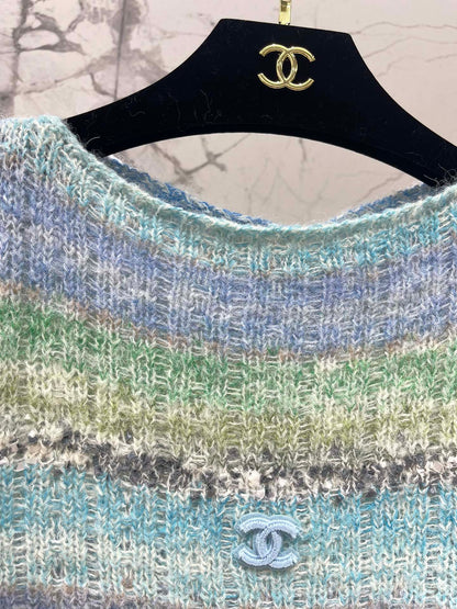 25 Gradient-panel mohair loose sweater