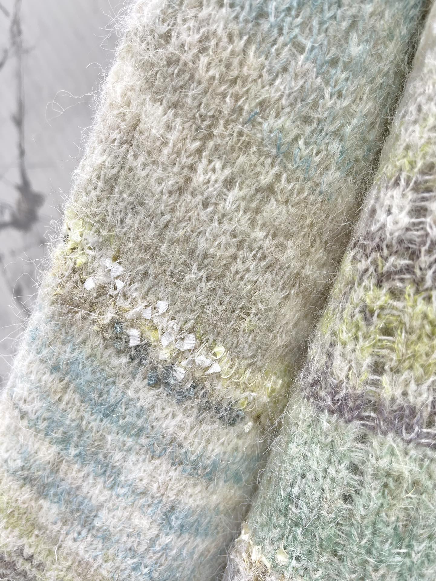 25 Gradient-panel mohair loose sweater