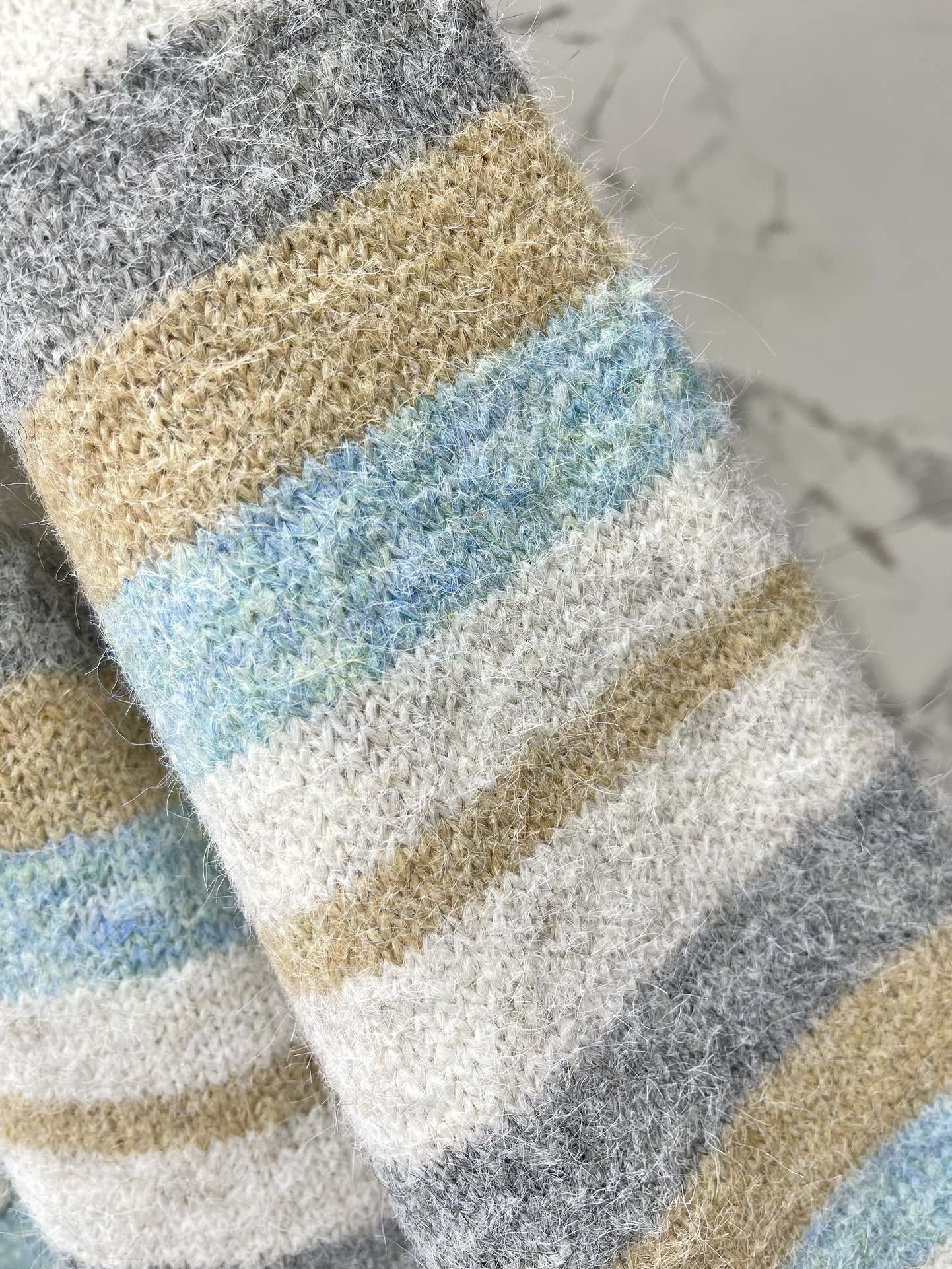 25 New embroidered logo striped knitted cardigan