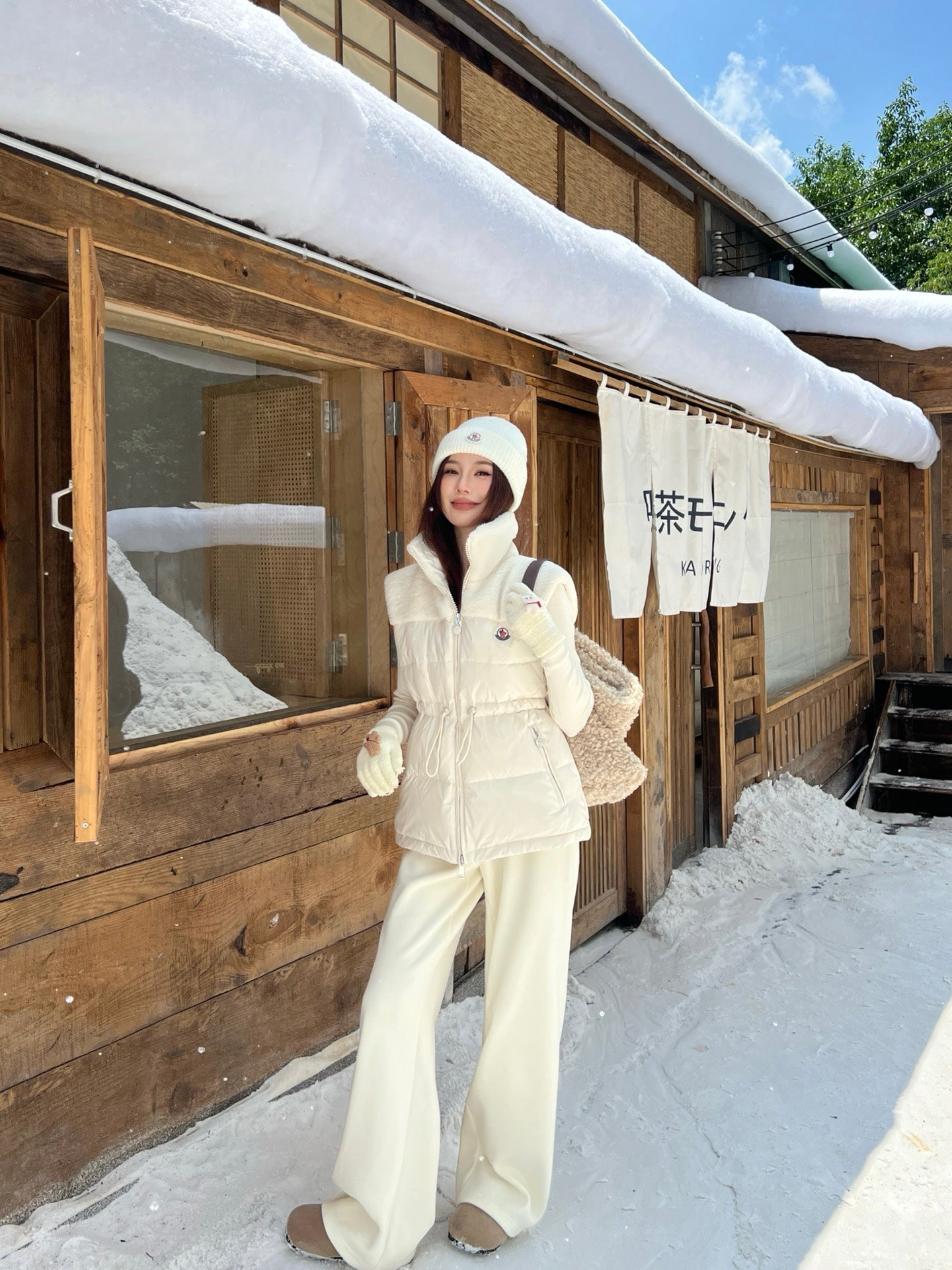 25 New environmentally friendly lambswool down jacket vest(White/Black)