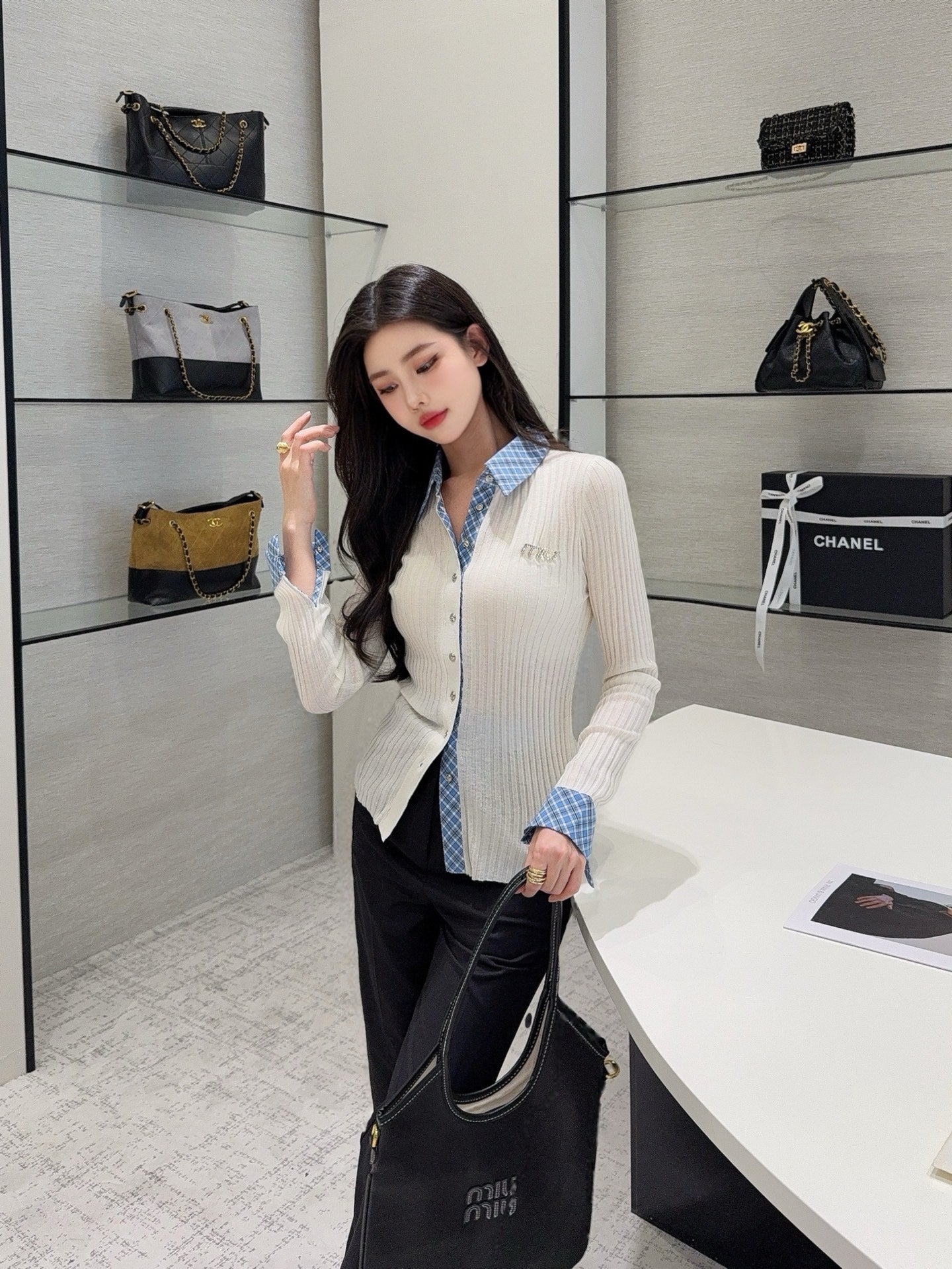 25 New plaid stitching fake two-piece sweater(WHITE/BLACK)