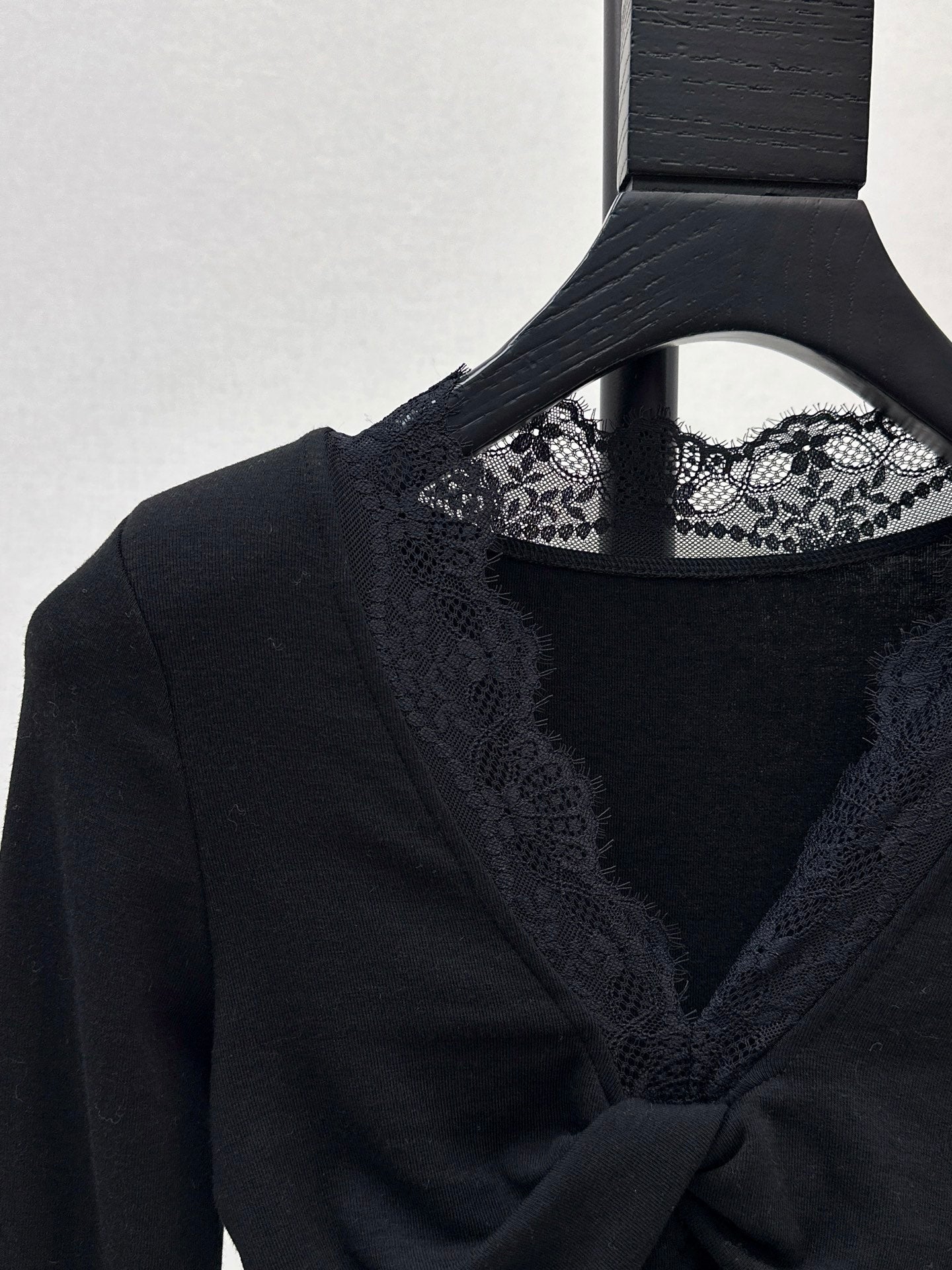 25fw new lace splicing V-neck long sleeves