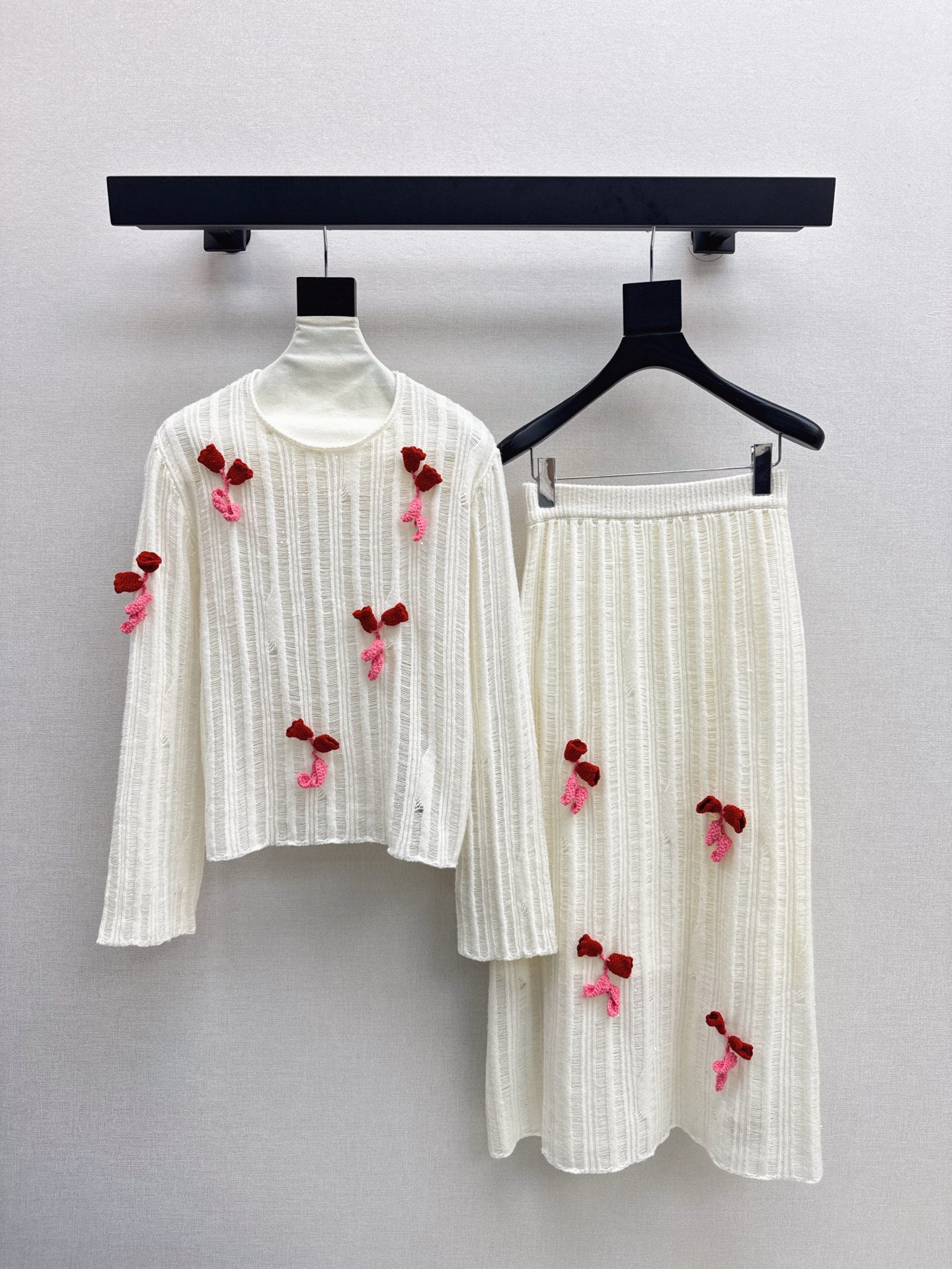 25fw new wool round neck sweater with skirt suit