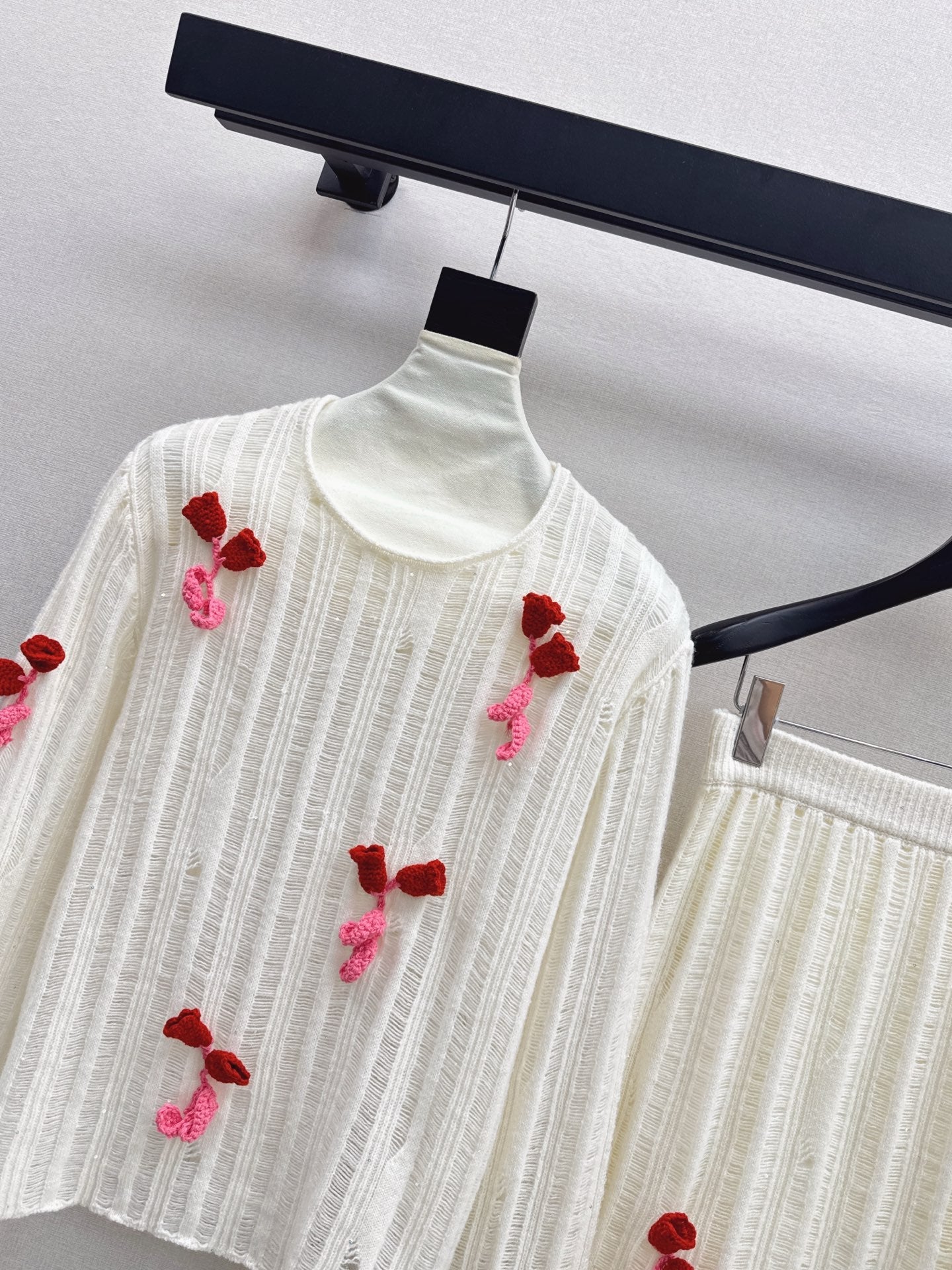 25fw new wool round neck sweater with skirt suit