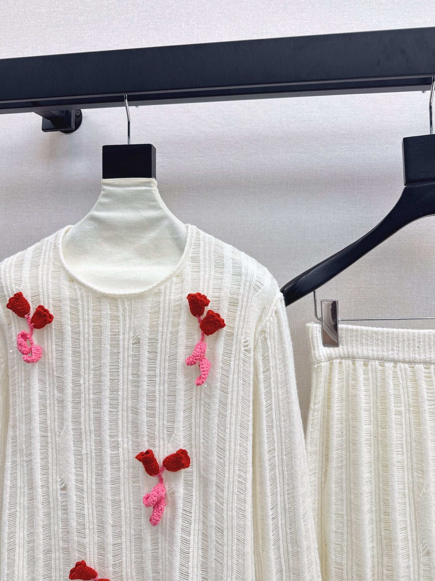 25fw new wool round neck sweater with skirt suit