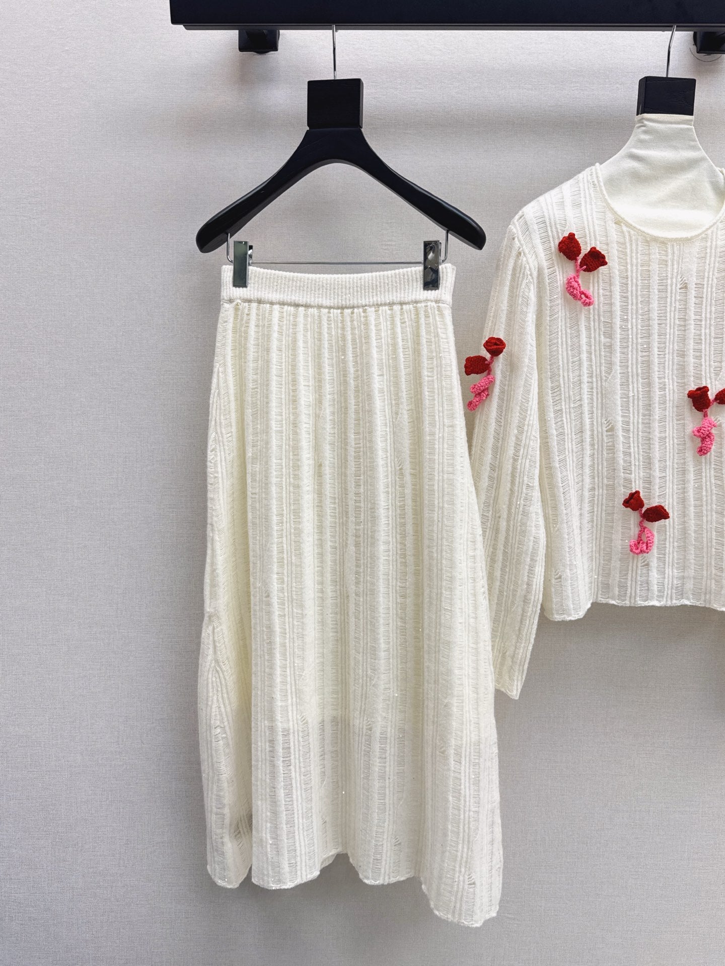 25fw new wool round neck sweater with skirt suit