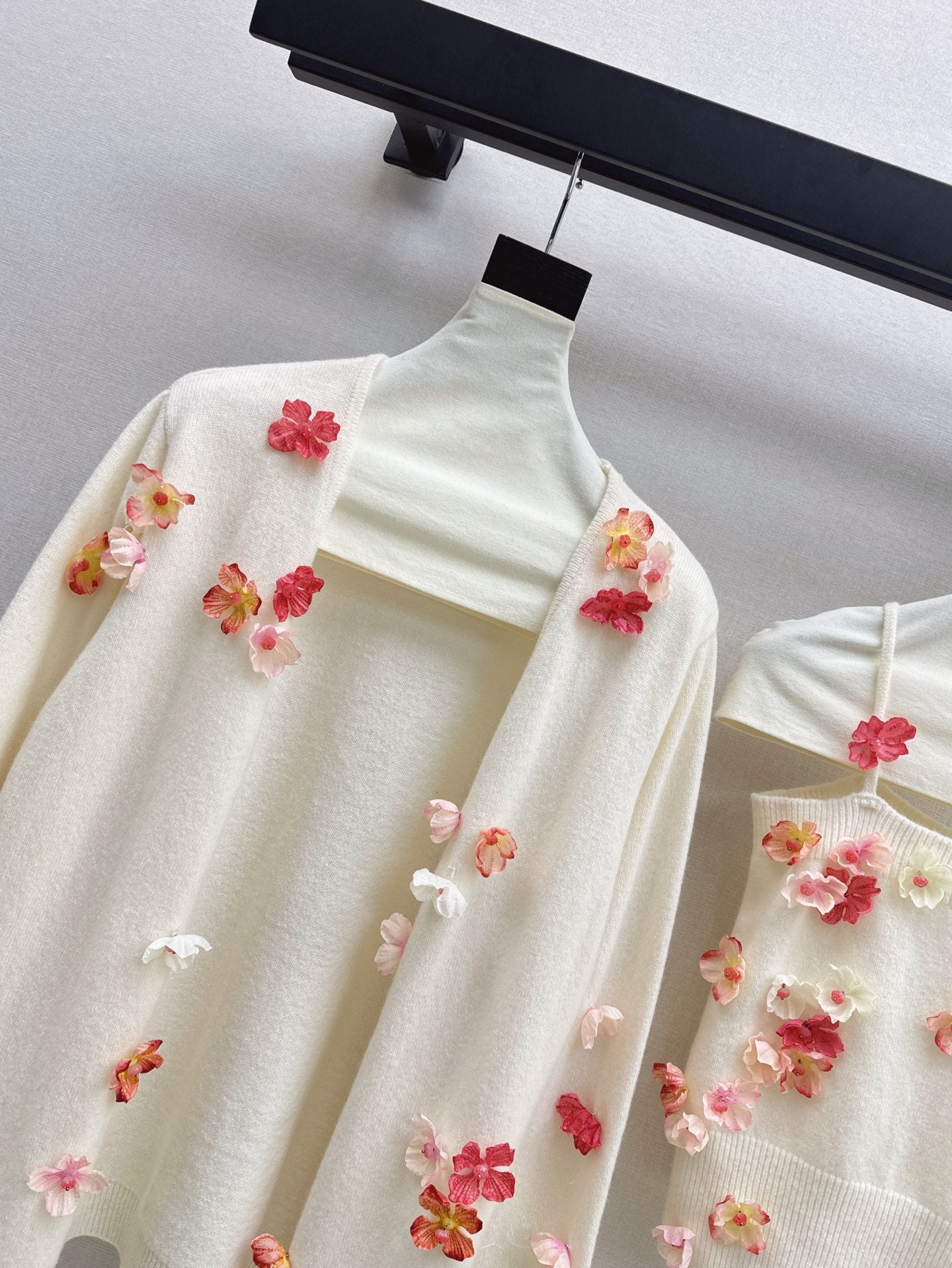 25fw new wool flower sling with cardigan top set