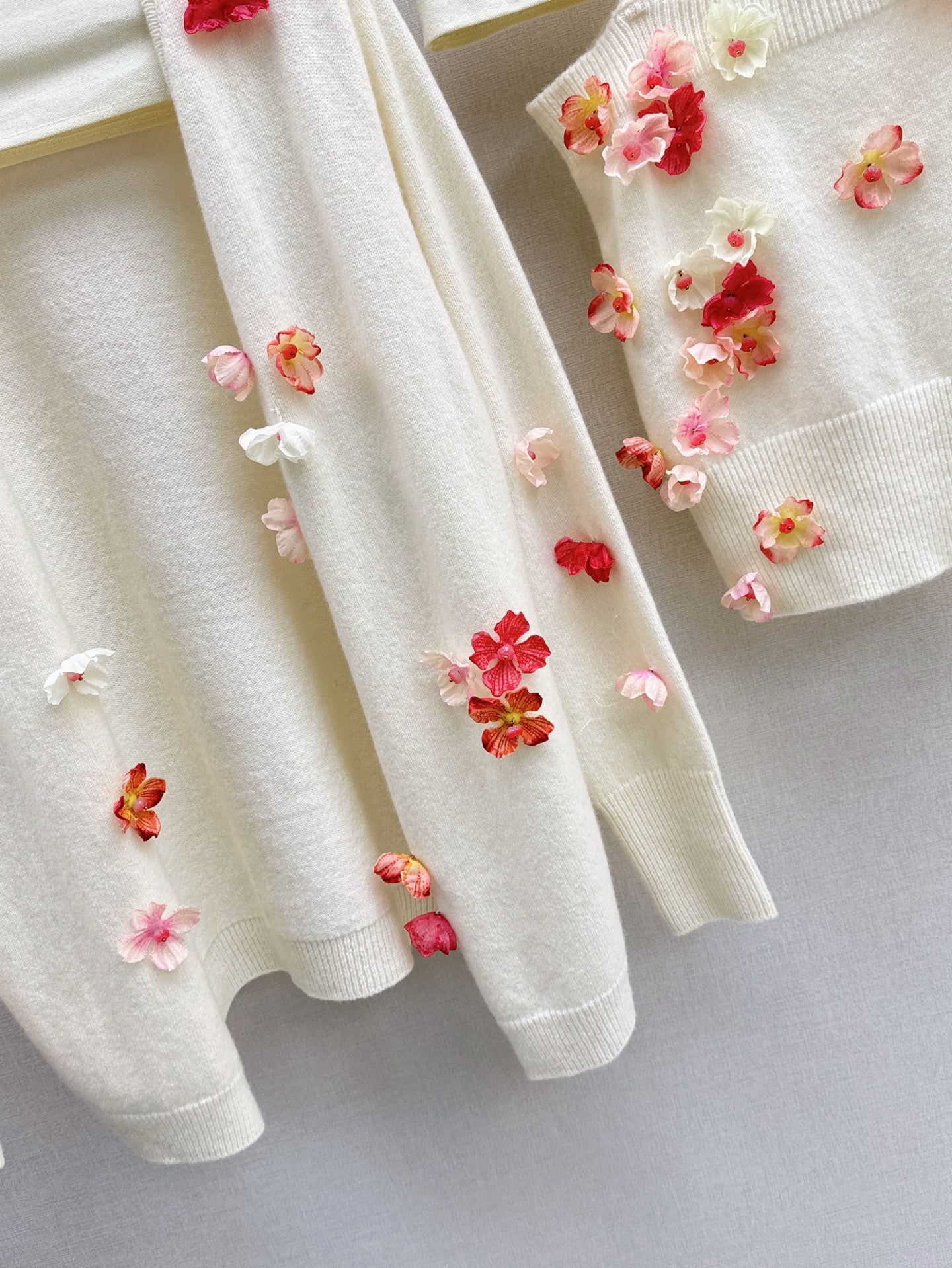 25fw new wool flower sling with cardigan top set