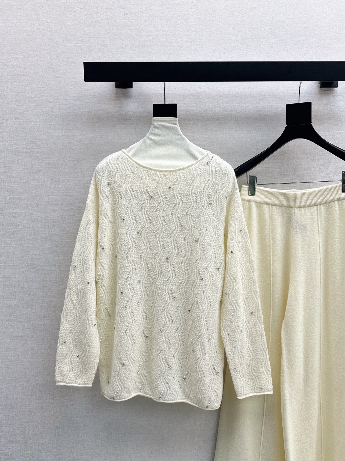 25fw new wool beaded round neck sweater with straight pants suit