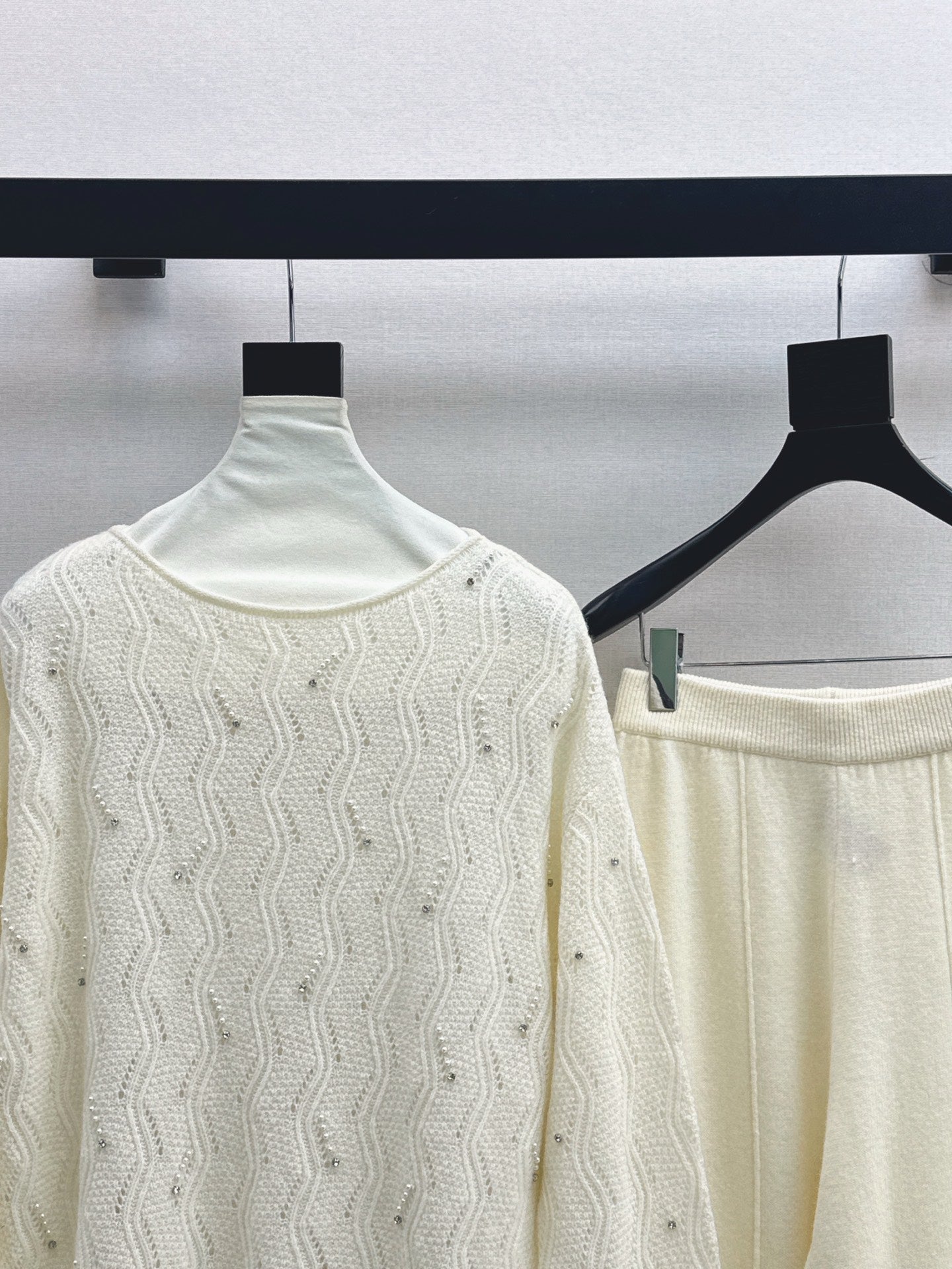 25fw new wool beaded round neck sweater with straight pants suit