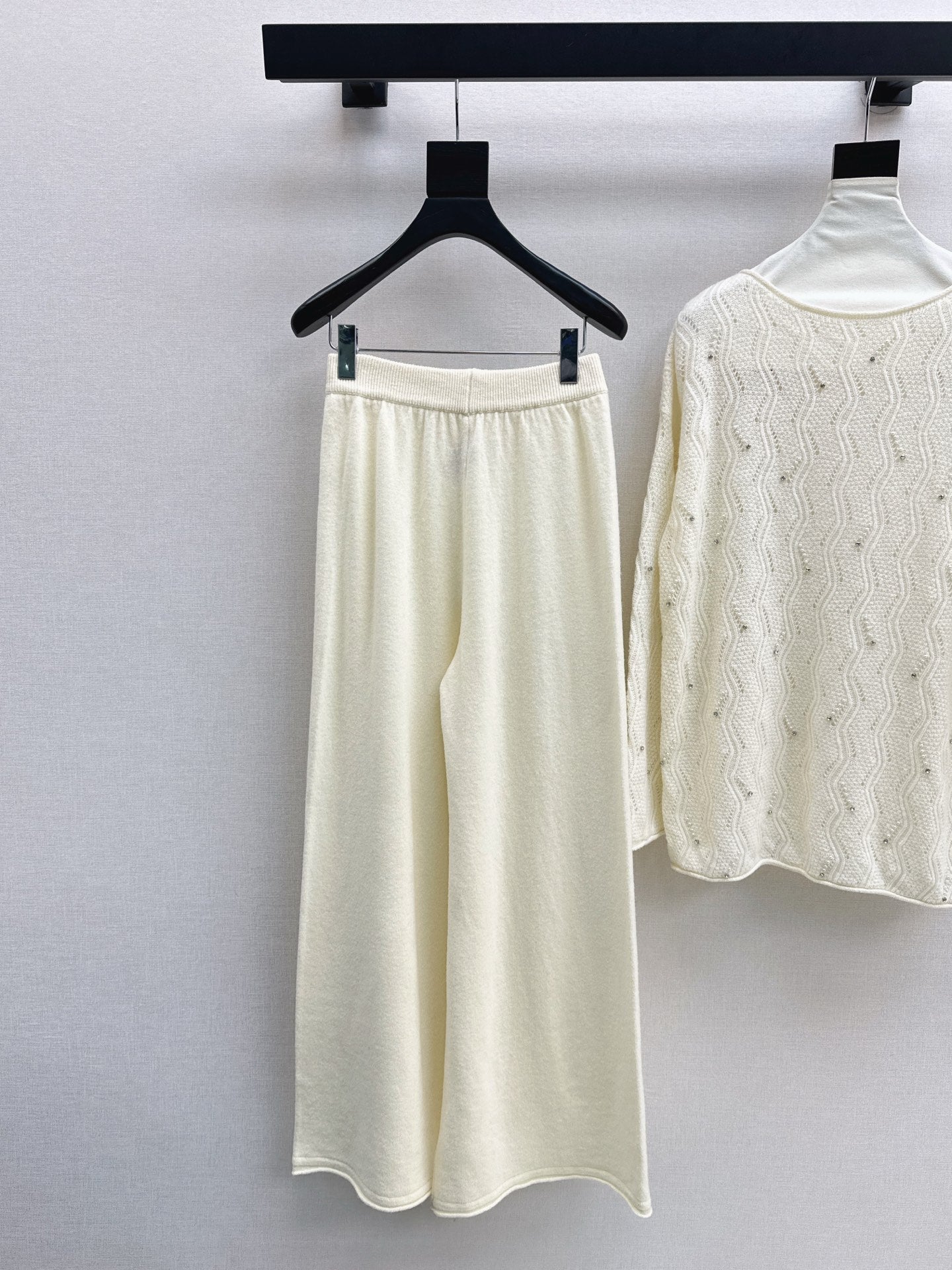 25fw new wool beaded round neck sweater with straight pants suit