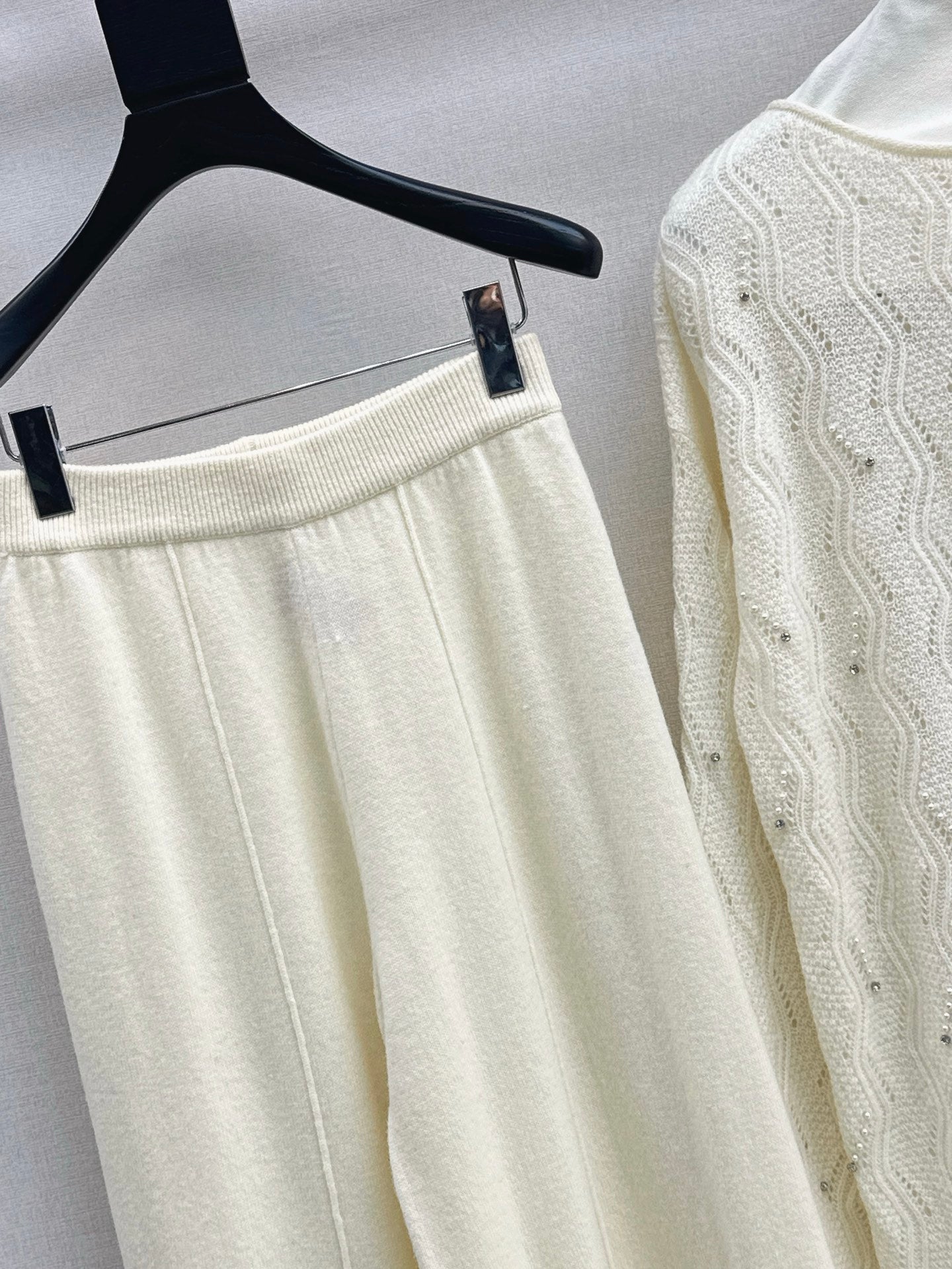 25fw new wool beaded round neck sweater with straight pants suit