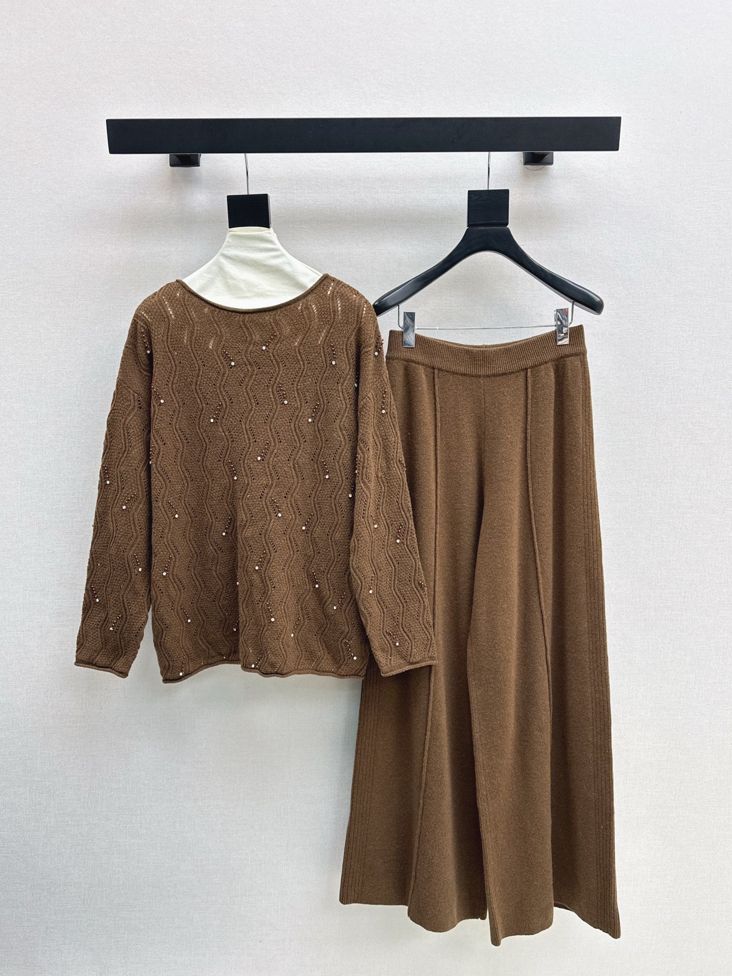 25fw new wool beaded round neck sweater with straight pants suit