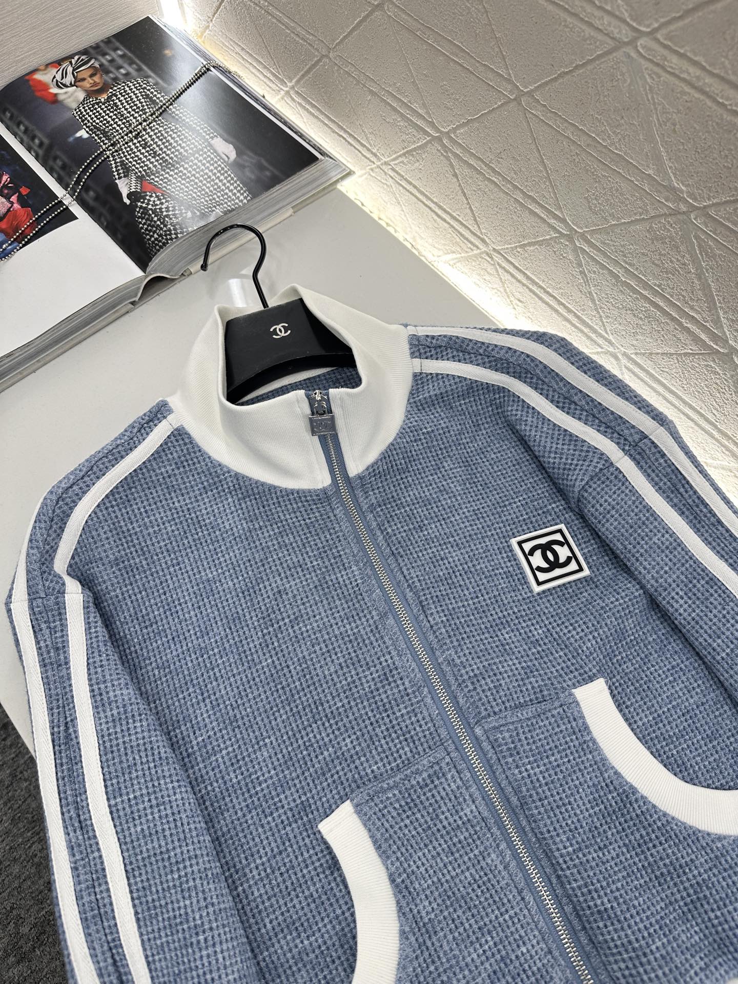 25 Sports jacket+pants set