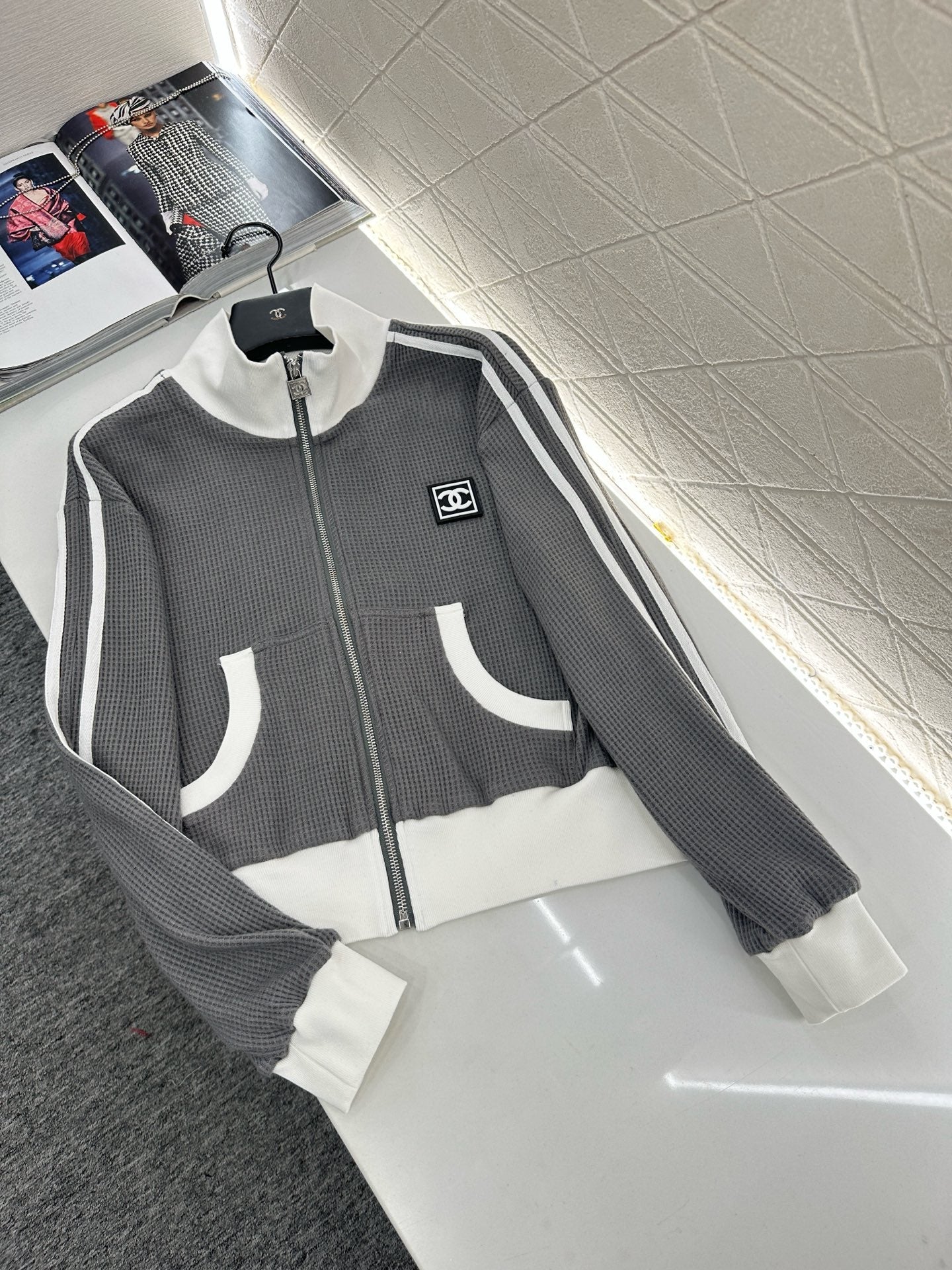 25 Sports jacket+pants set