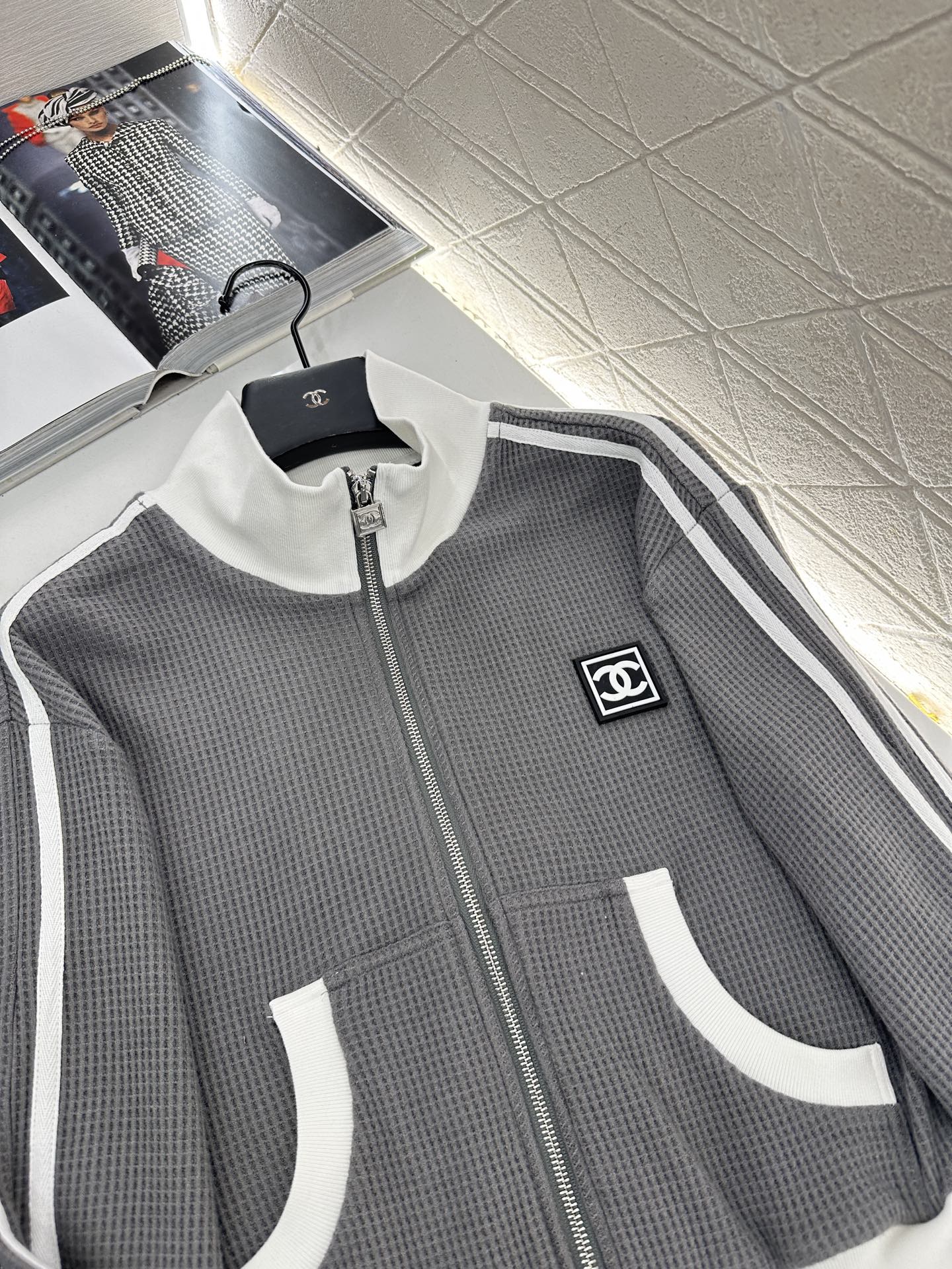 25 Sports jacket+pants set