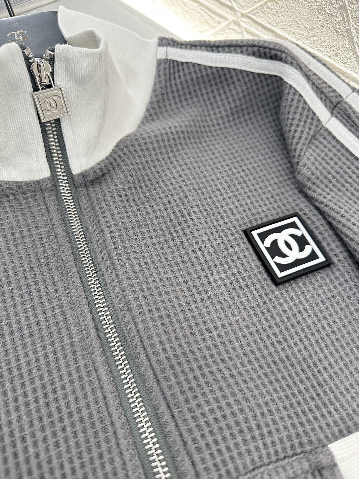 25 Sports jacket+pants set