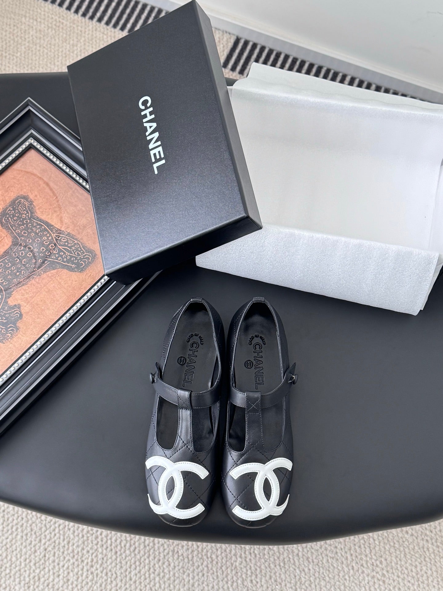 25 Vintage vintage series flat shoes