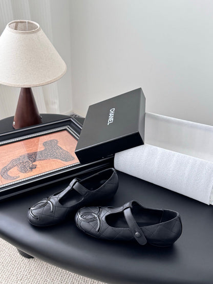 25 Vintage vintage series flat shoes