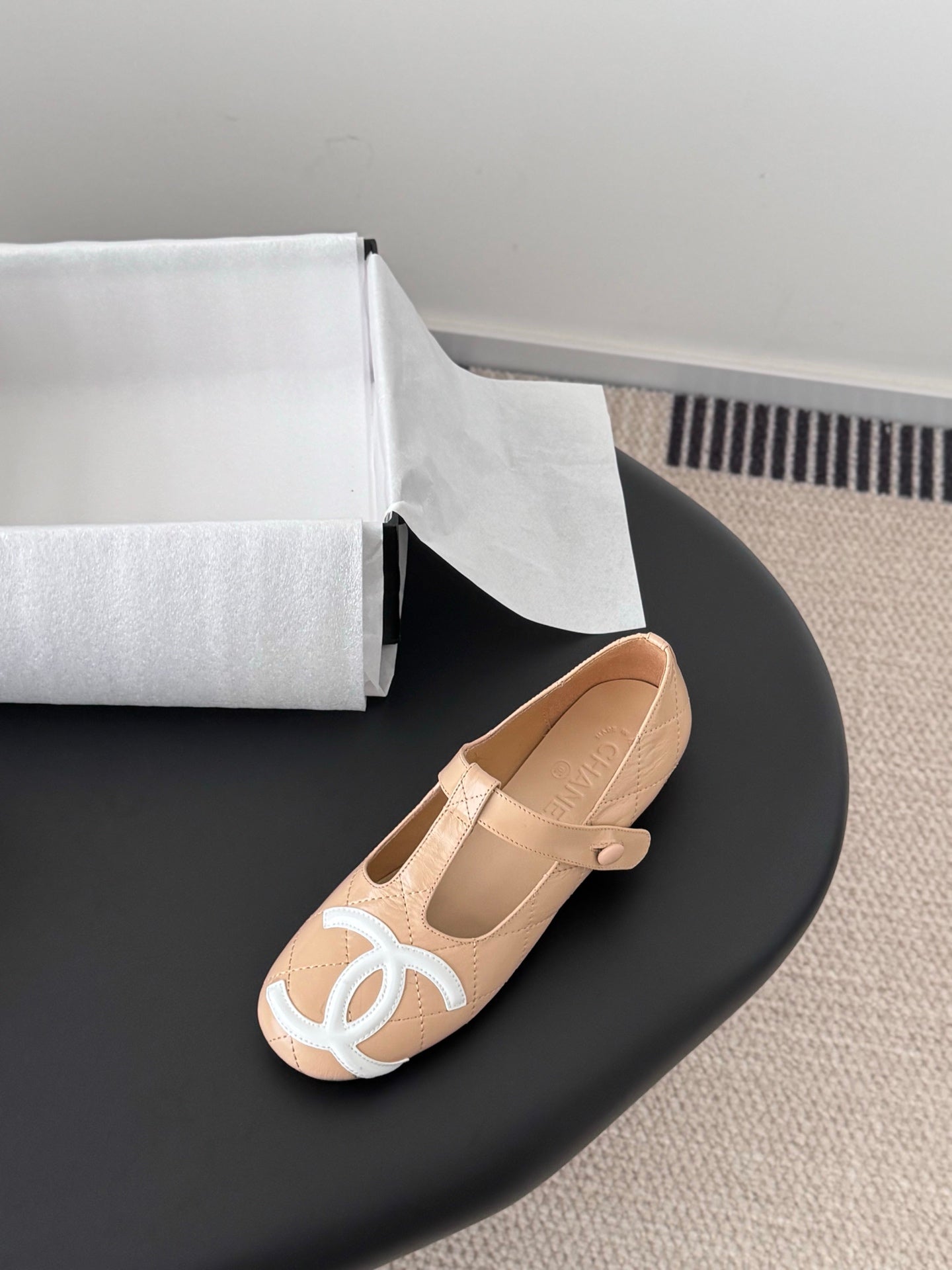 25 Vintage vintage series flat shoes