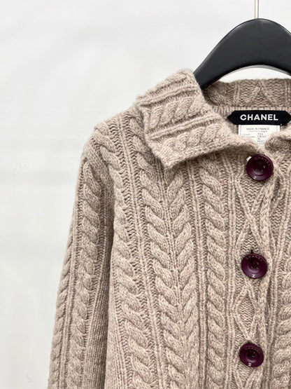 25 Fried Dough Twists hook lapel cashmere cardigan