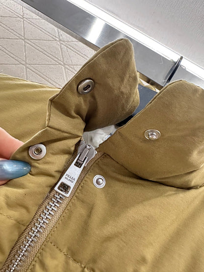 25 Standing collar down vest