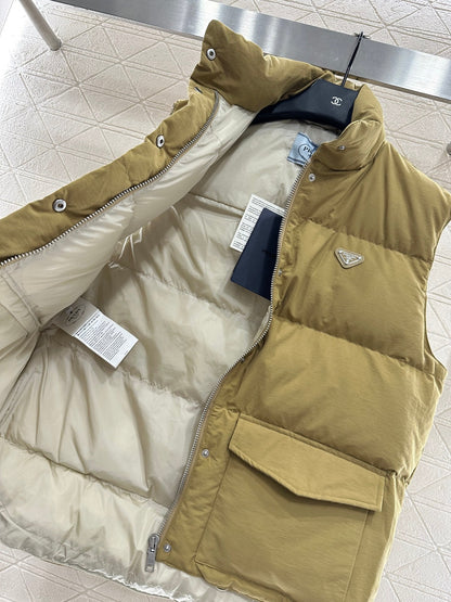 25 Standing collar down vest