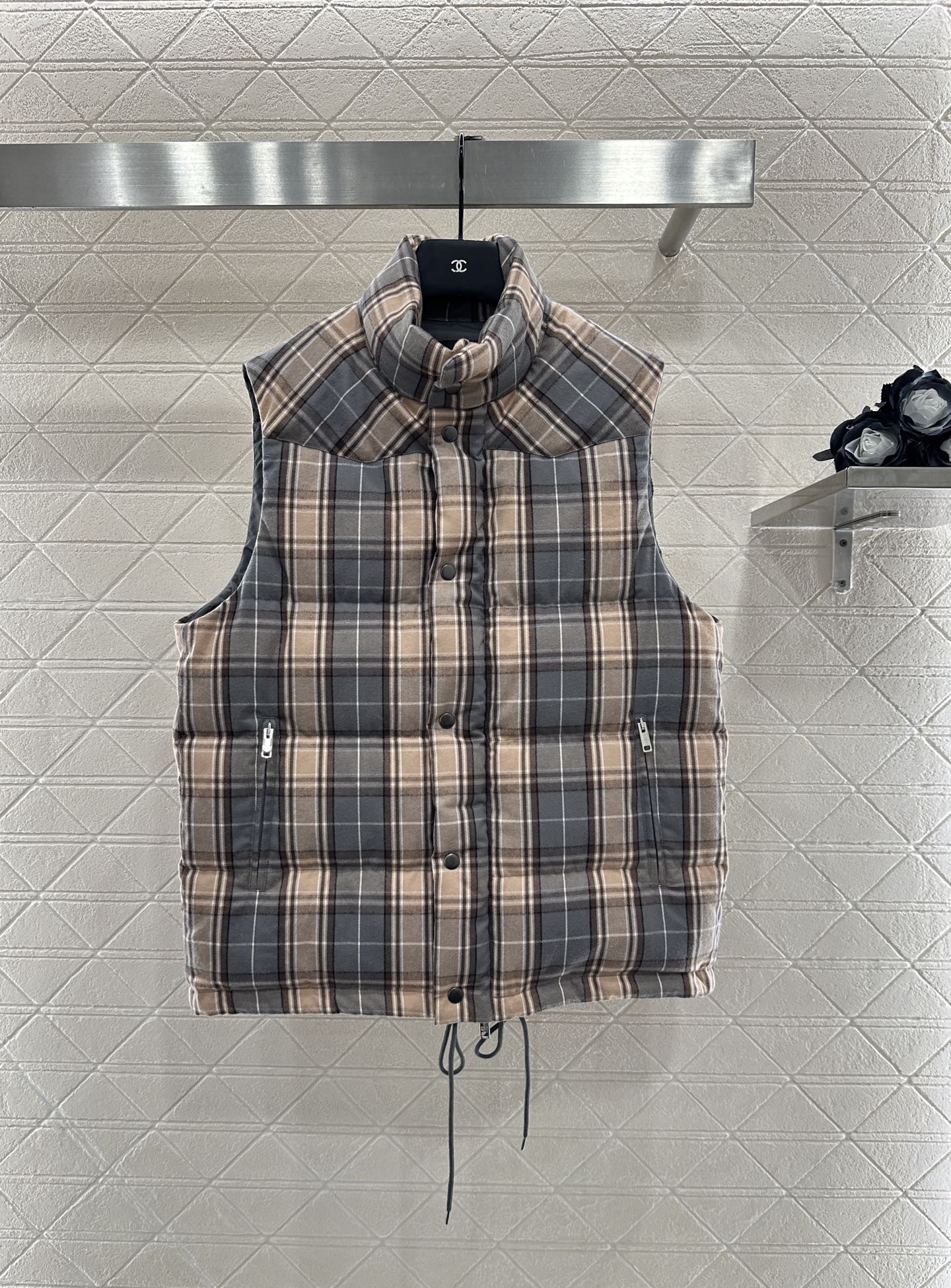 25 Standing collar plaid down vest