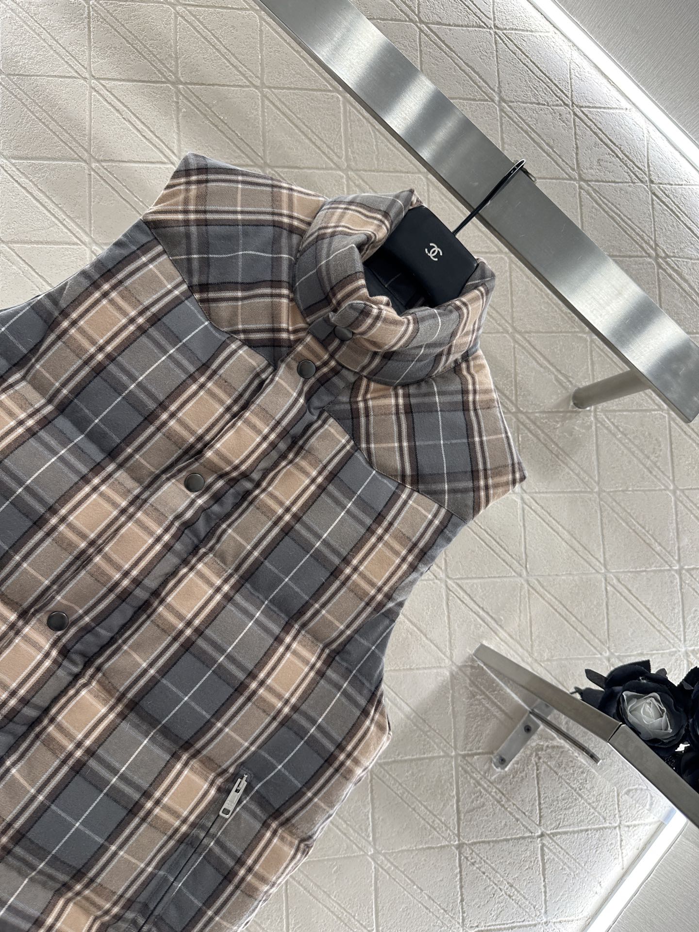 25 Standing collar plaid down vest