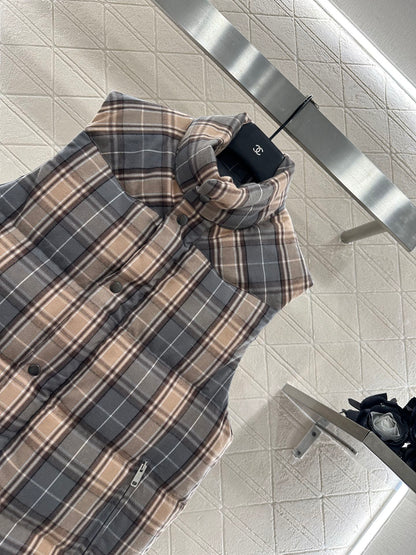 25 Standing collar plaid down vest