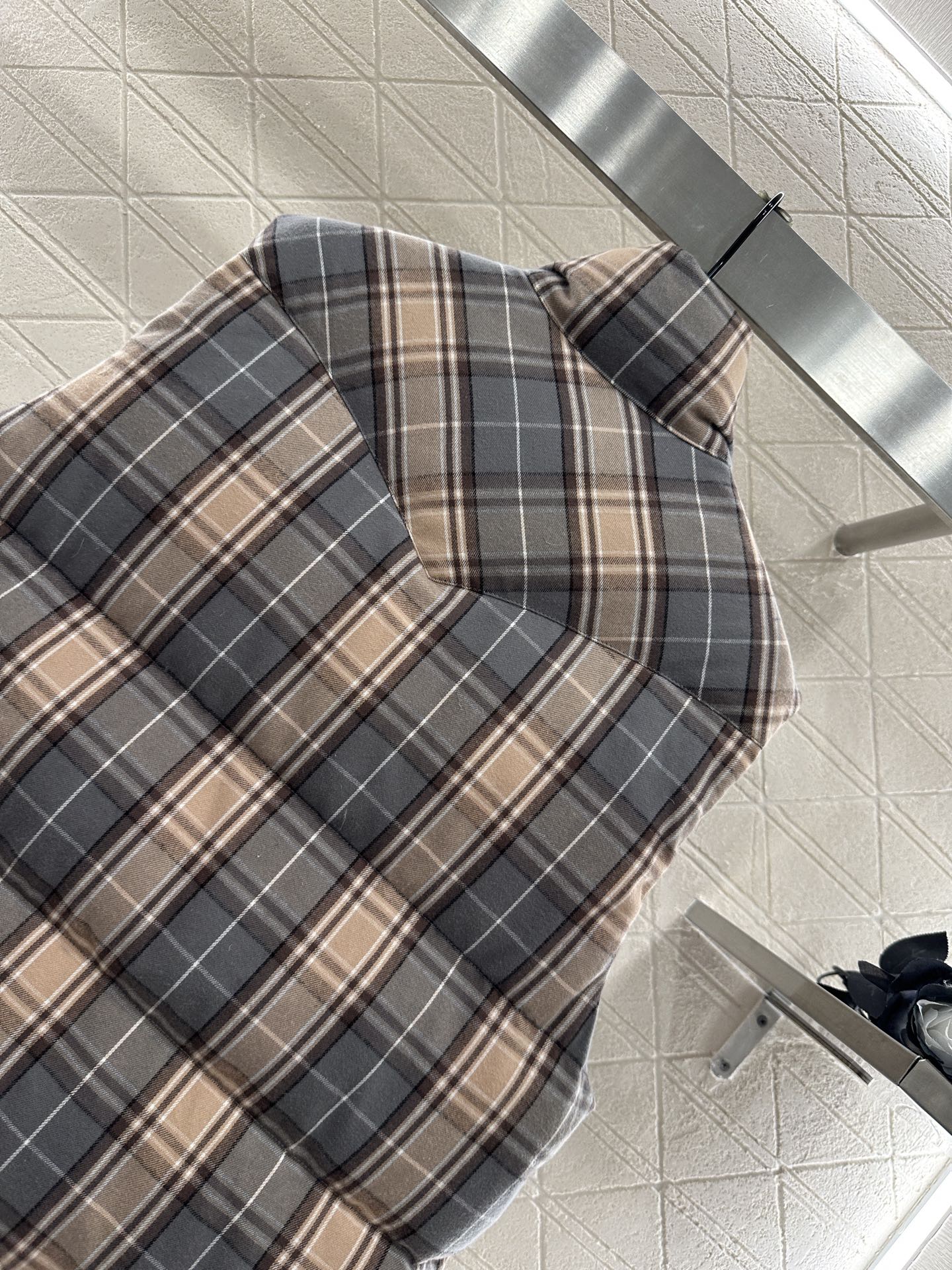 25 Standing collar plaid down vest