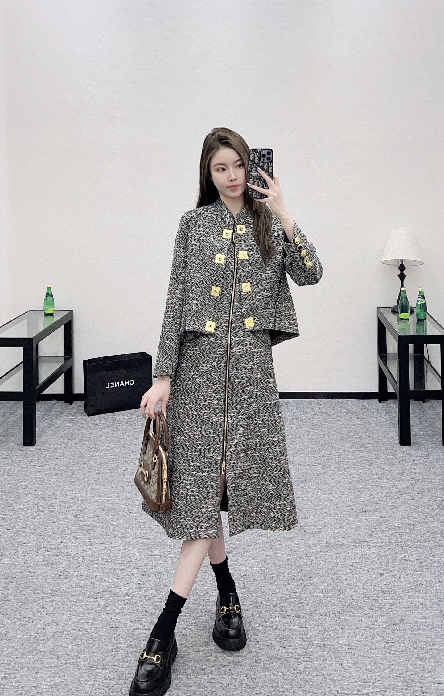 25 Front shoulder lapel jacket