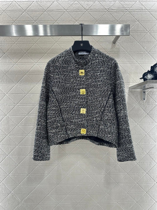 25 Front shoulder lapel jacket