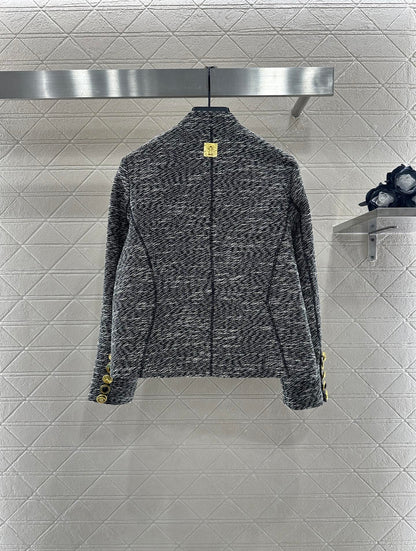 25 Front shoulder lapel jacket