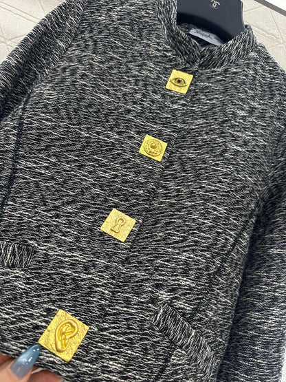 25 Front shoulder lapel jacket