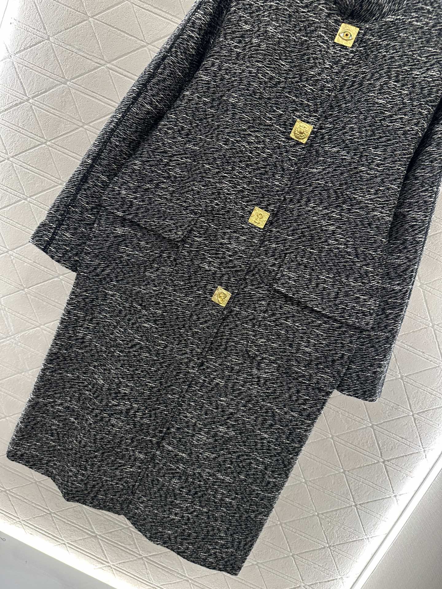 25 Collar cocoon shaped long coat