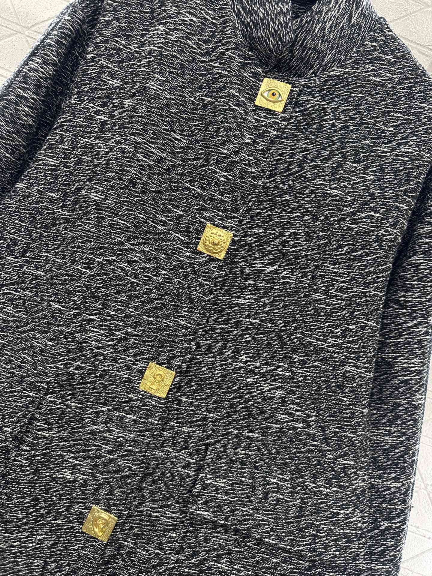 25 Collar cocoon shaped long coat