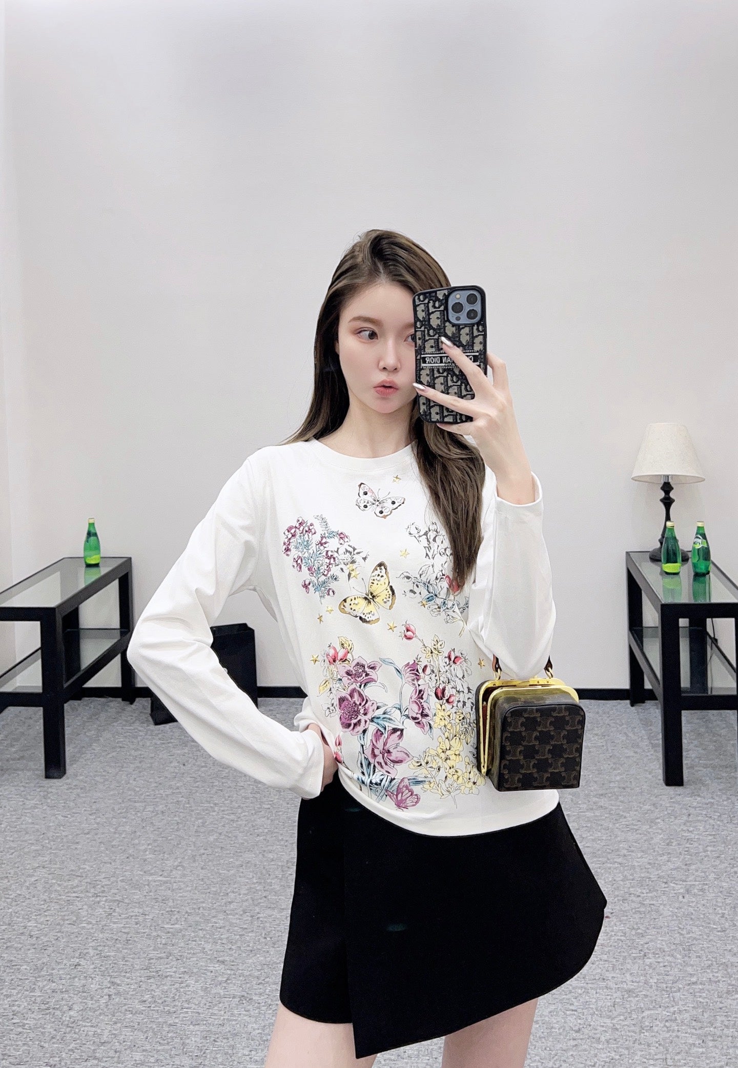 25 Round neck printed cotton long sleeved shirt