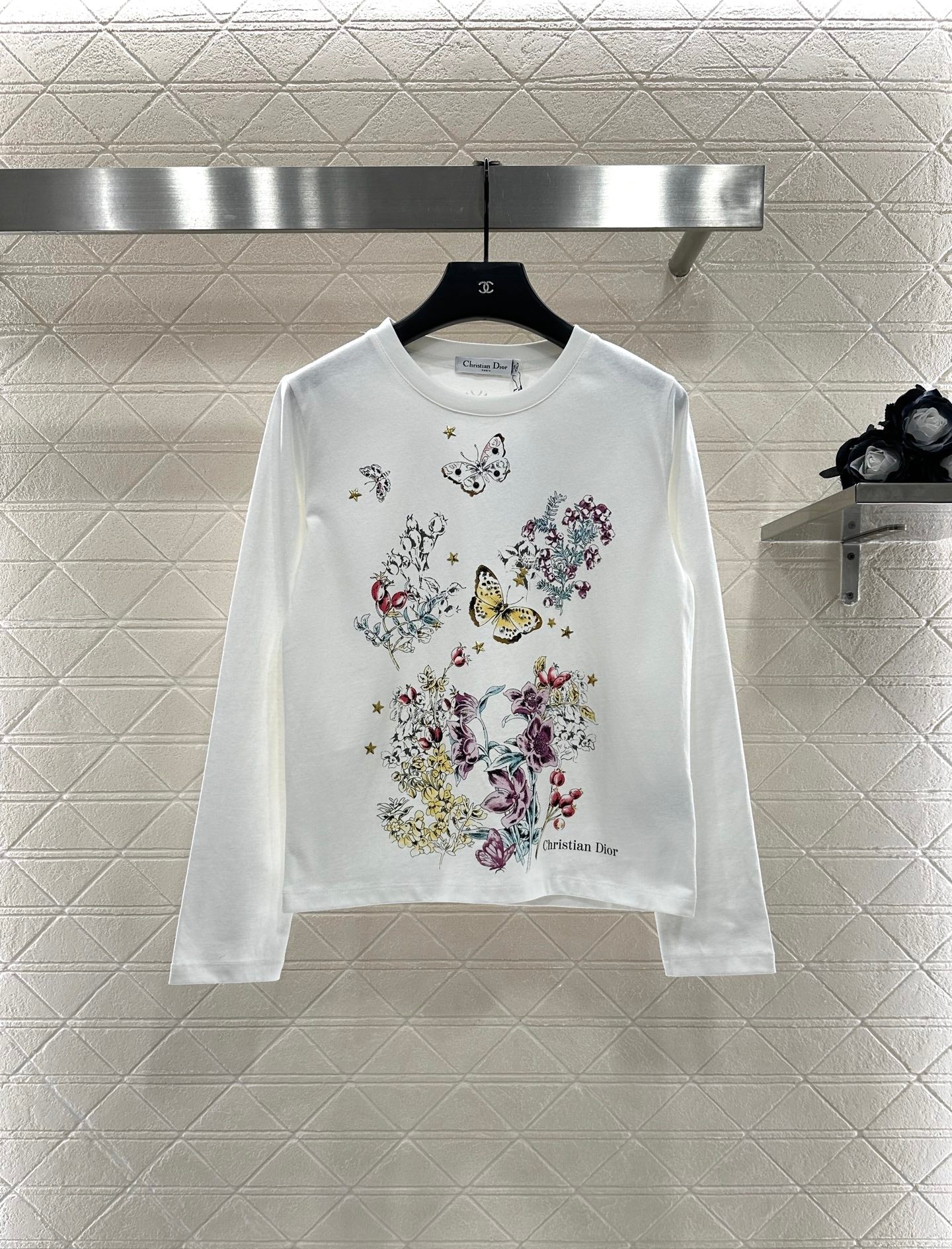 25 Round neck printed cotton long sleeved shirt