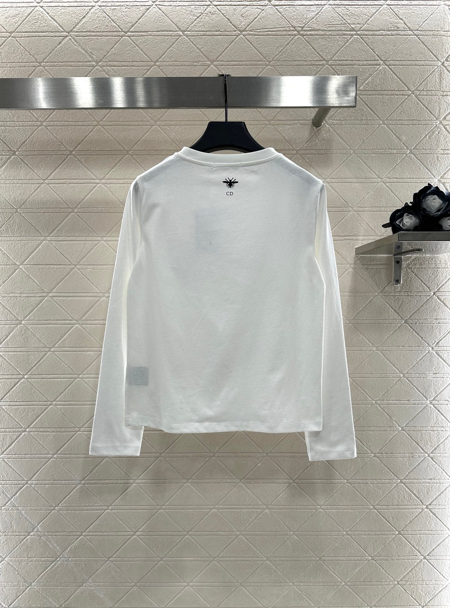 25 Round neck printed cotton long sleeved shirt