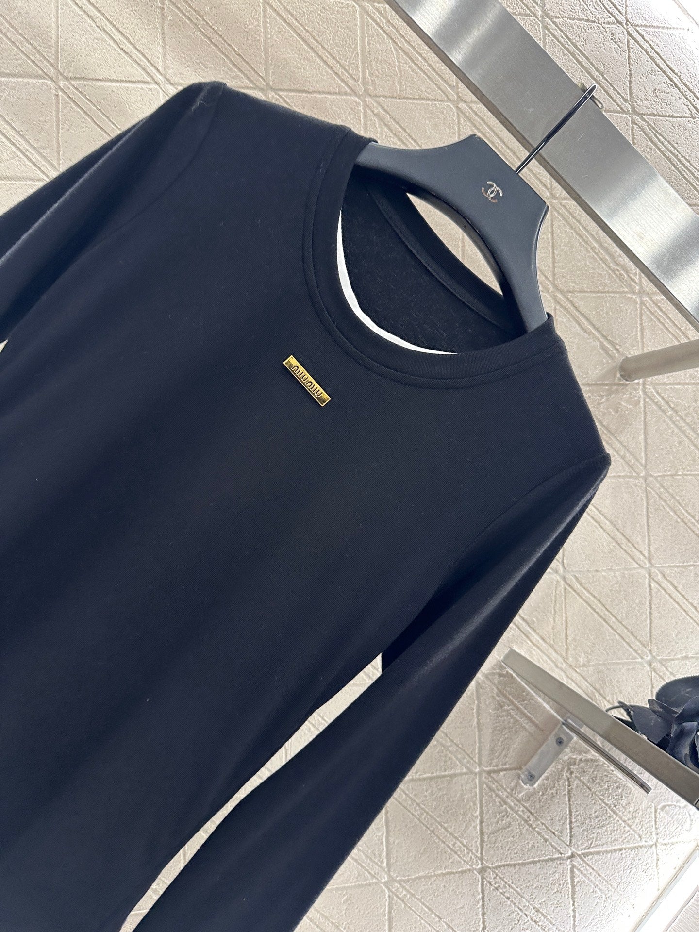 25 Fake two round neck long sleeved+half skirt set