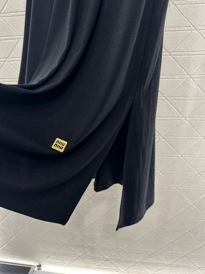 25 Fake two round neck long sleeved+half skirt set