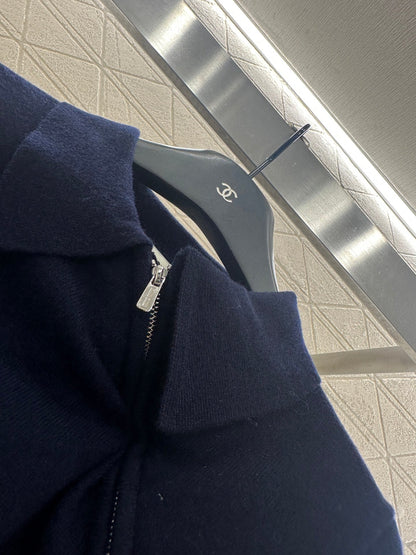 25 Flip collar slanted open collar knitted long sleeved shirt