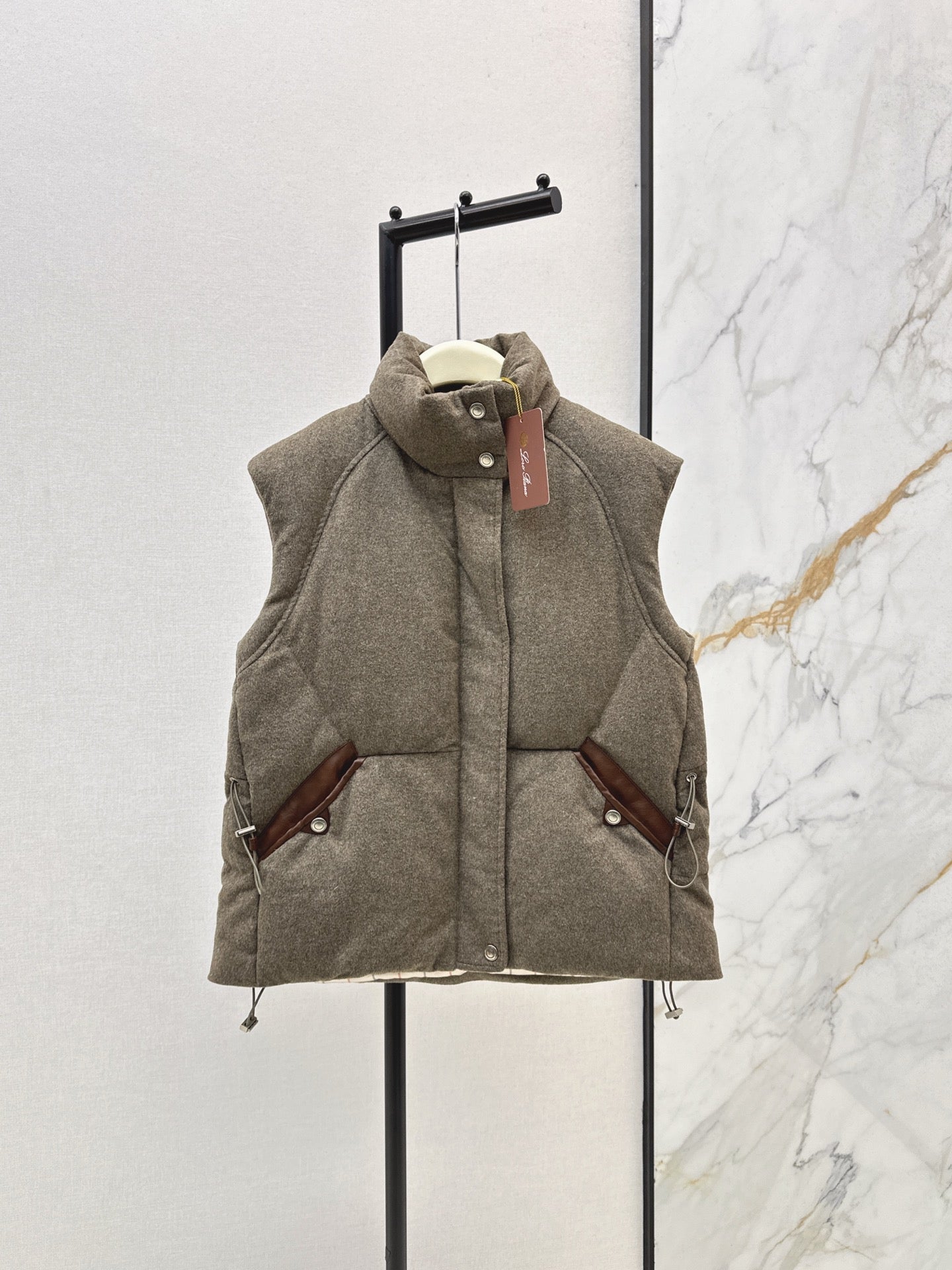 25 New drawstring waistband woolen down vest jacket