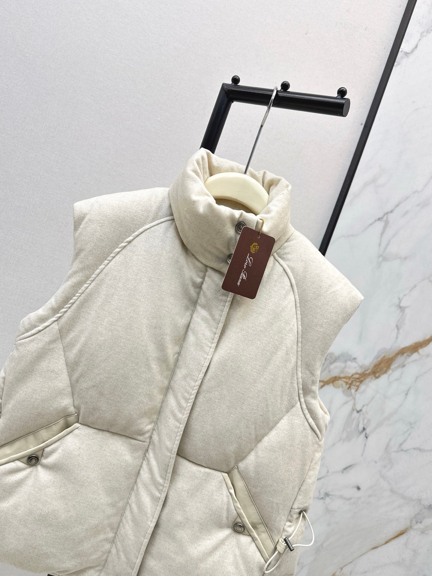 25 New drawstring waistband woolen down vest jacket