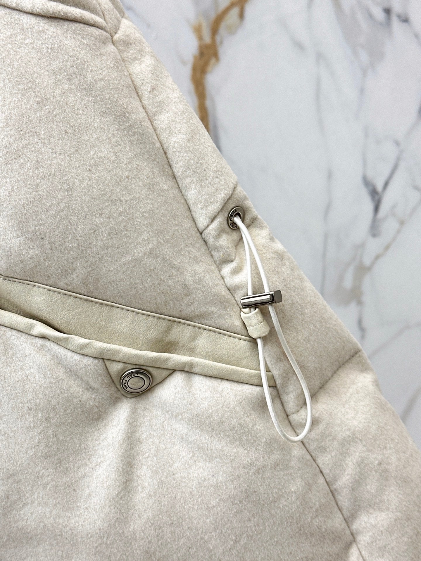 25 New drawstring waistband woolen down vest jacket