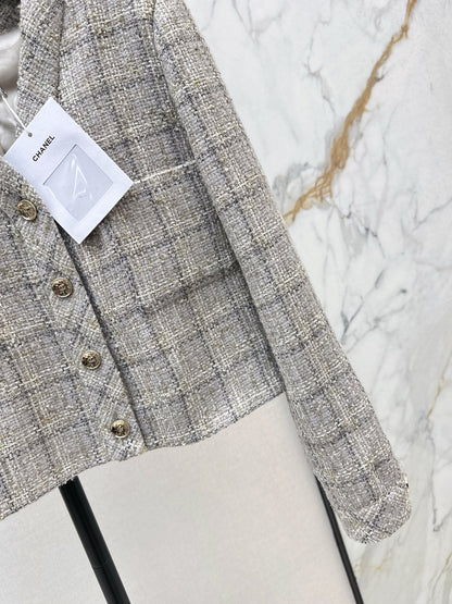 25 New V-neck woven jacket