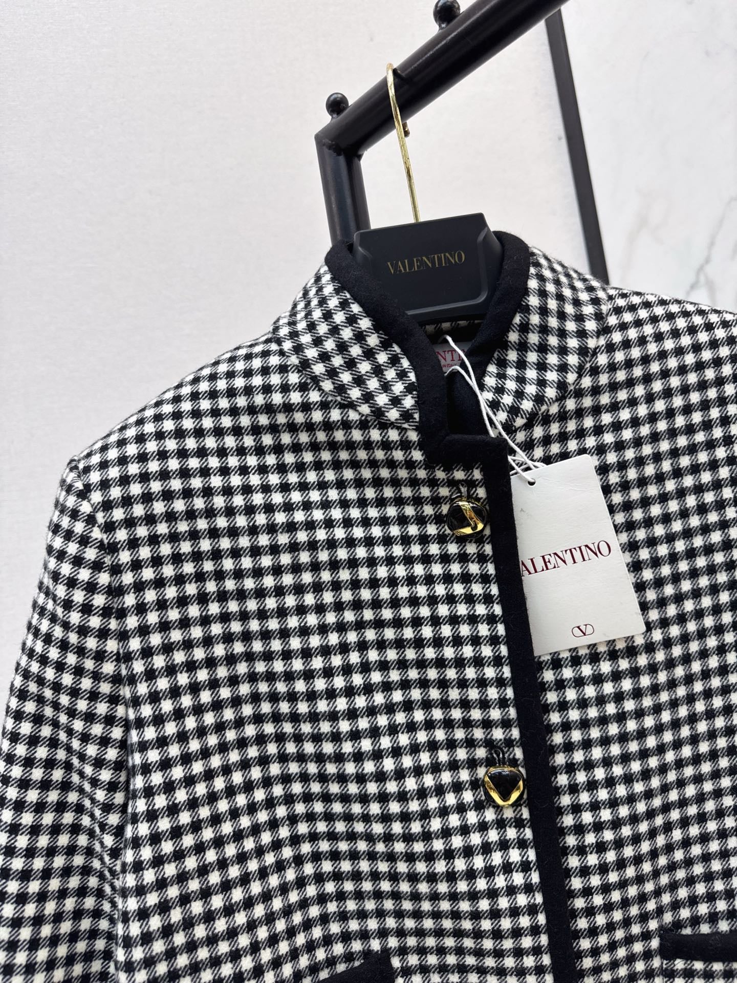 25 Classic stand up collar plaid jacket