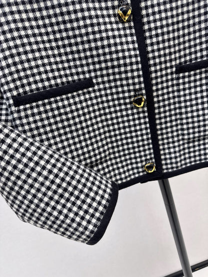 25 Classic stand up collar plaid jacket