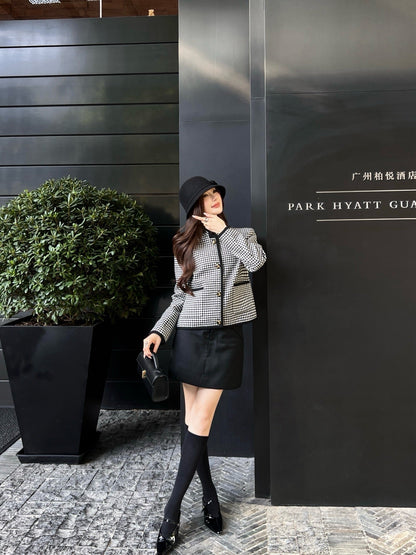 25 Classic stand up collar plaid jacket